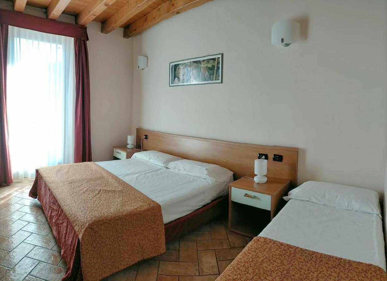 Hotel Agli Ulivi Valeggio sul Mincio Εξωτερικό φωτογραφία