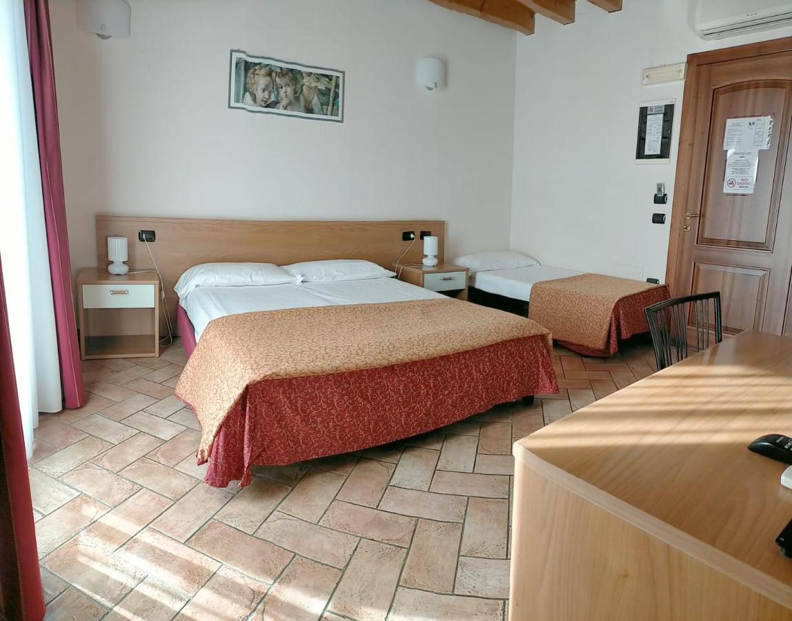 Hotel Agli Ulivi Valeggio sul Mincio Εξωτερικό φωτογραφία