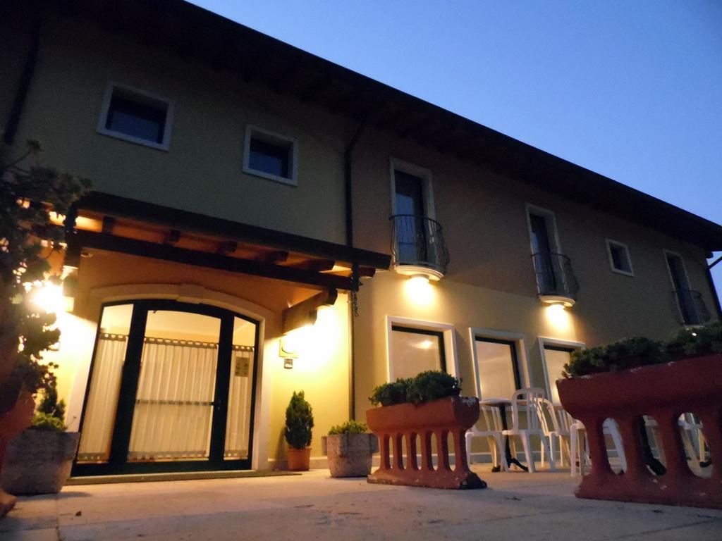 Hotel Agli Ulivi Valeggio sul Mincio Εξωτερικό φωτογραφία