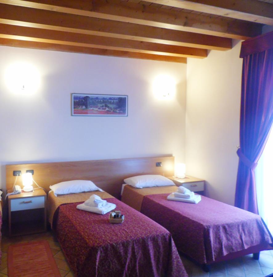Hotel Agli Ulivi Valeggio sul Mincio Εξωτερικό φωτογραφία