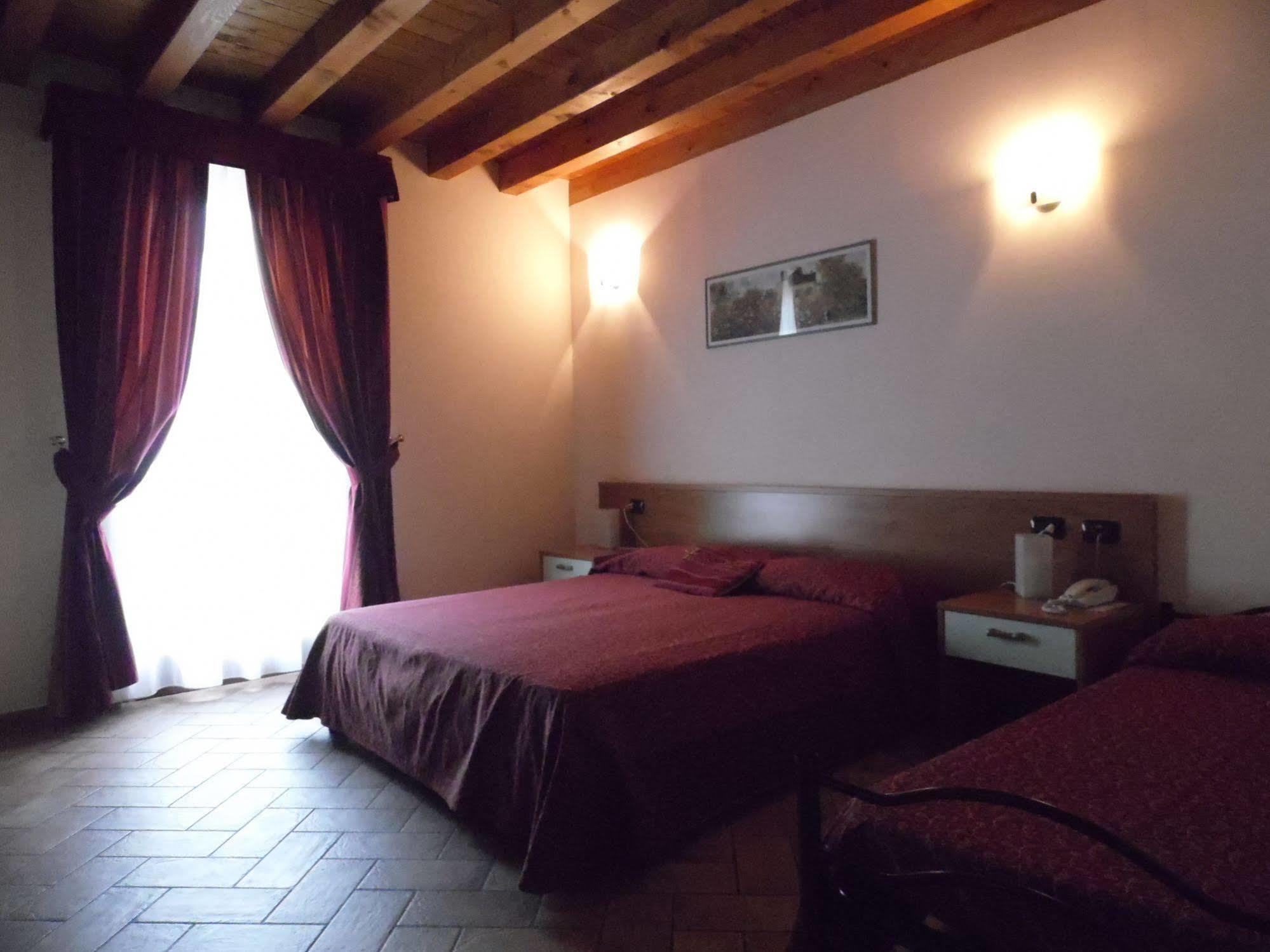 Hotel Agli Ulivi Valeggio sul Mincio Εξωτερικό φωτογραφία