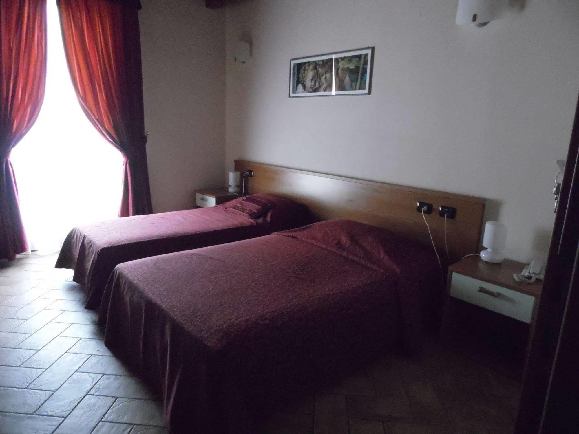 Hotel Agli Ulivi Valeggio sul Mincio Εξωτερικό φωτογραφία