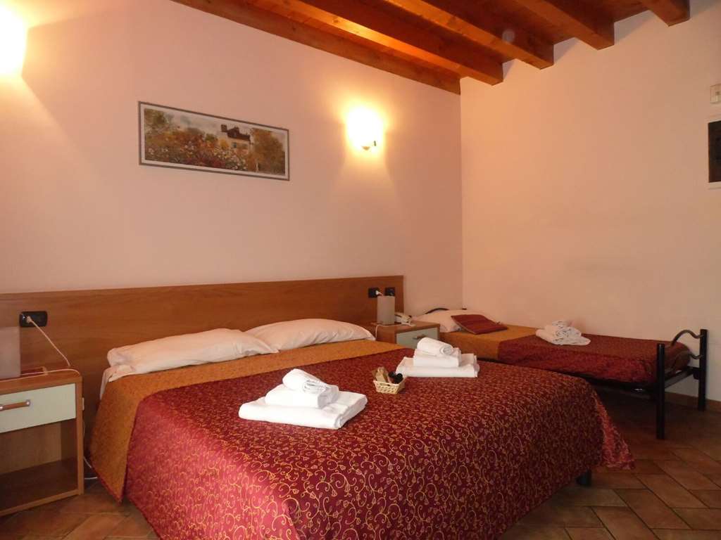 Hotel Agli Ulivi Valeggio sul Mincio Δωμάτιο φωτογραφία